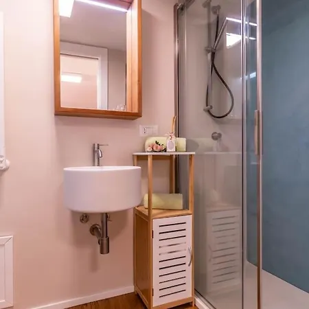 Cconforthotels Domus Venezia 4* Барі